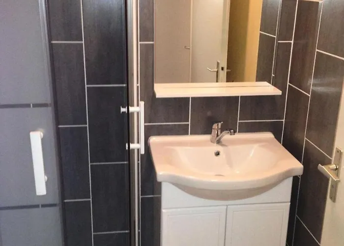 La Yole - T3 Proche Place Du Marche Mae-7401 Apartmán